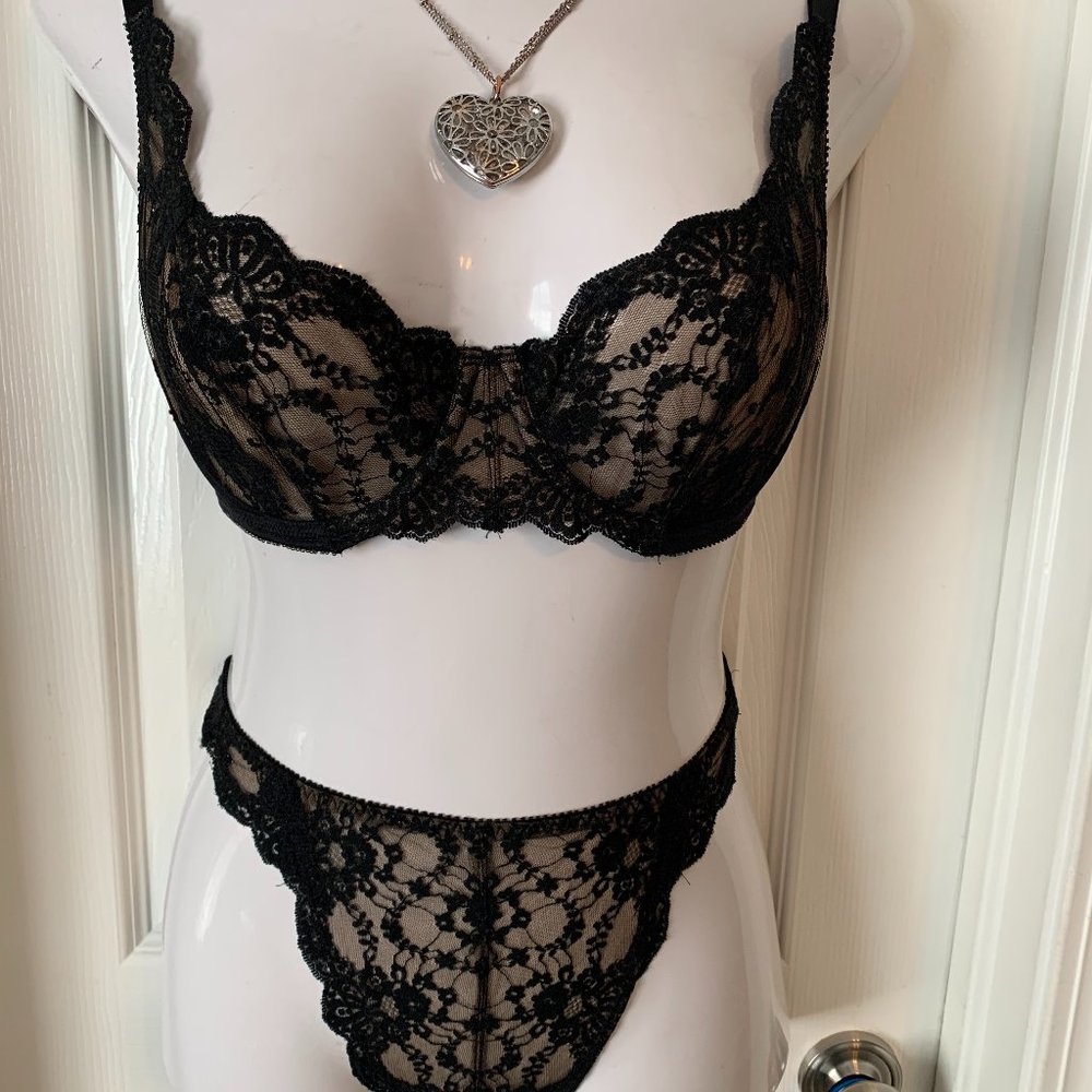 Vintage 90's Victoria's Secret Lace Bra and Thong Panty set